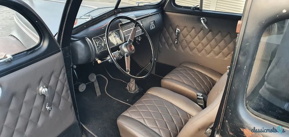 1940' Ford Deluxe photo #4