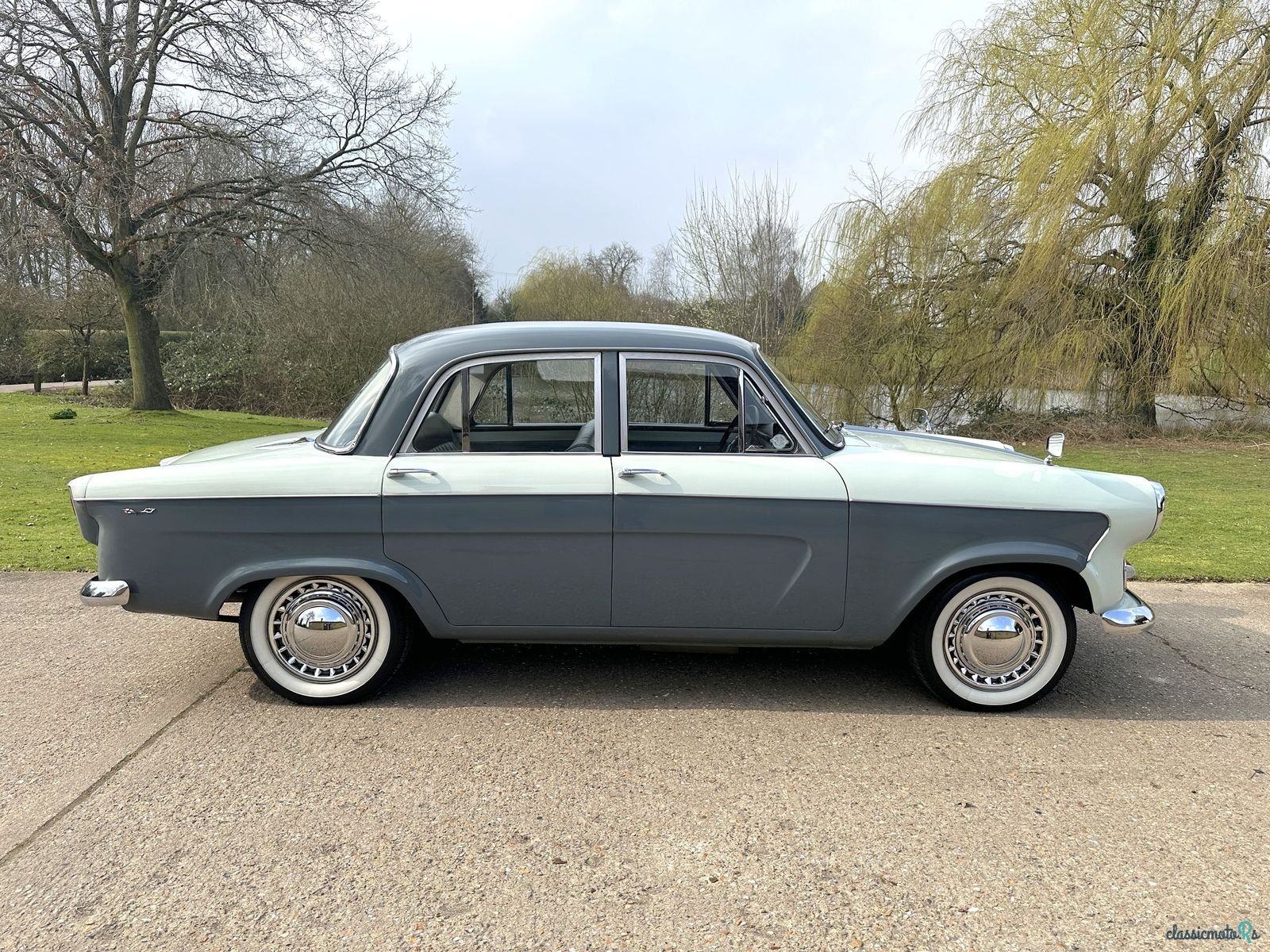 1963' Standard Vanguard photo #5