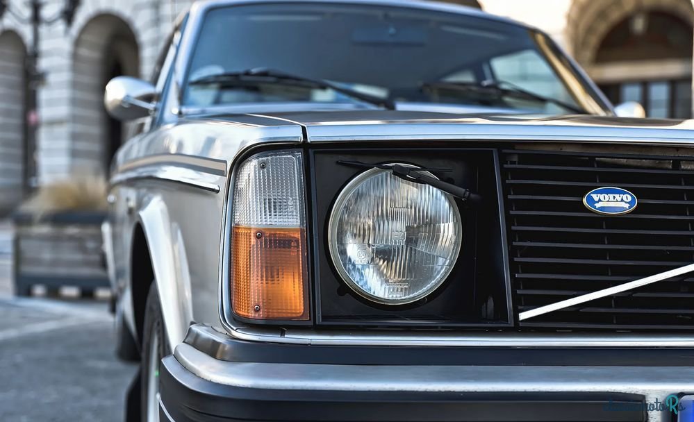 1977' Volvo Seria 200 photo #2