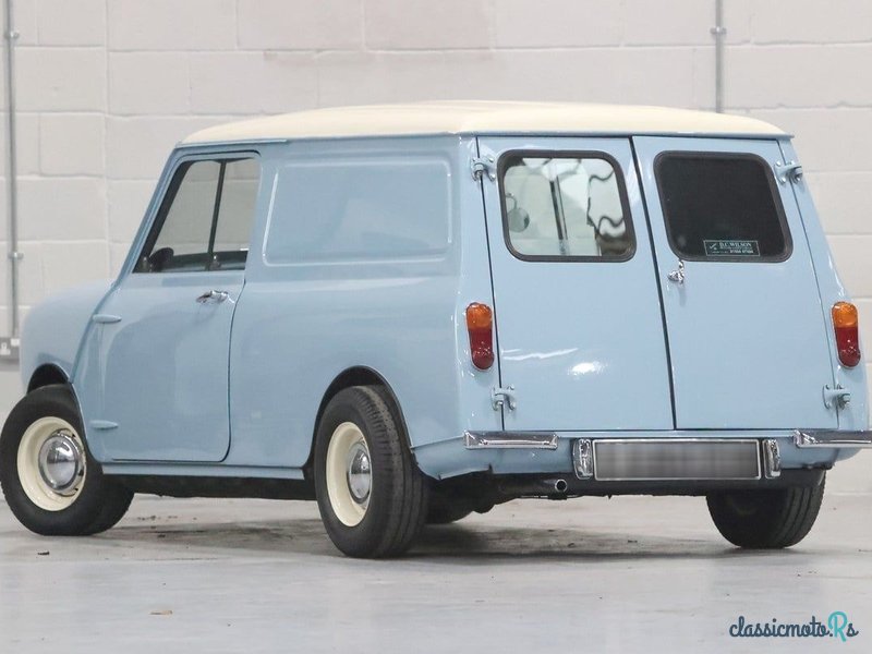 1975' Morris Minor Van photo #2