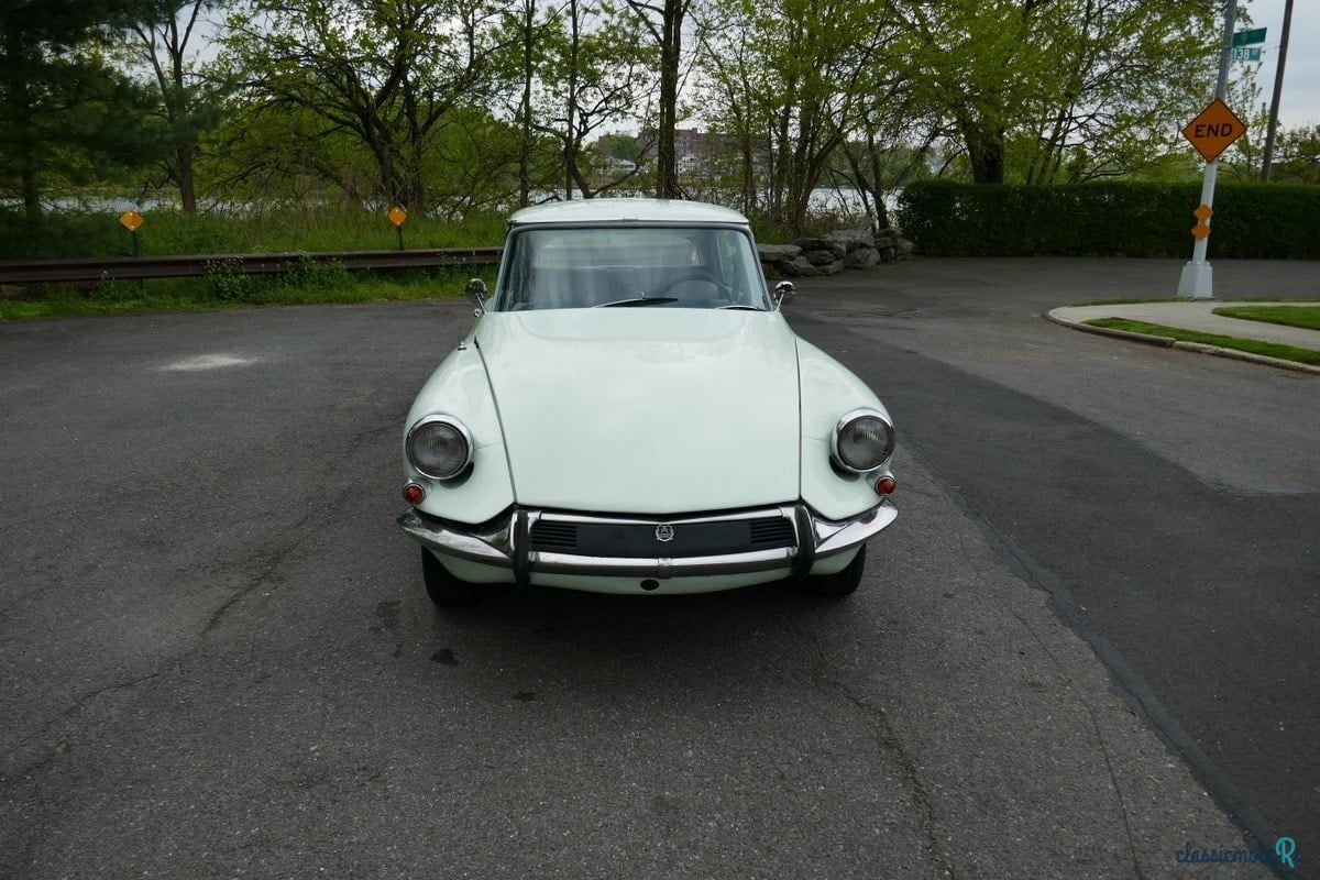 1967' Citroen DS photo #2