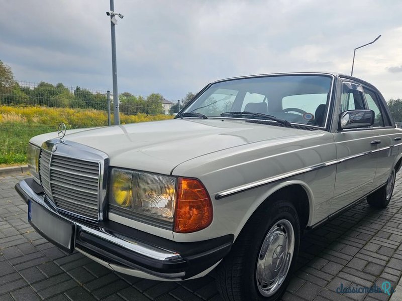 1980' Mercedes-Benz W123 photo #1