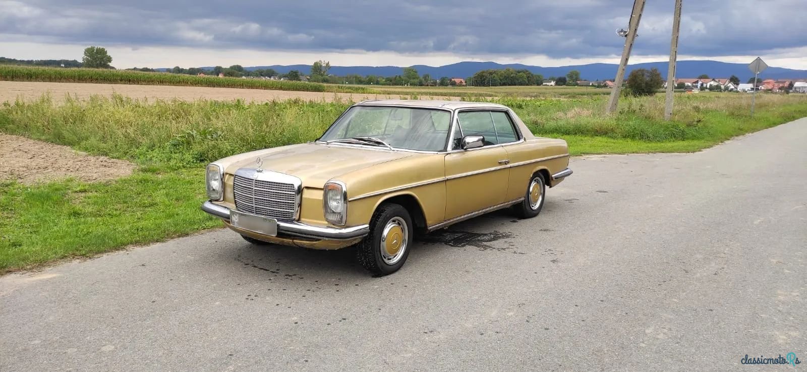 1974' Mercedes-Benz W114 250 photo #1