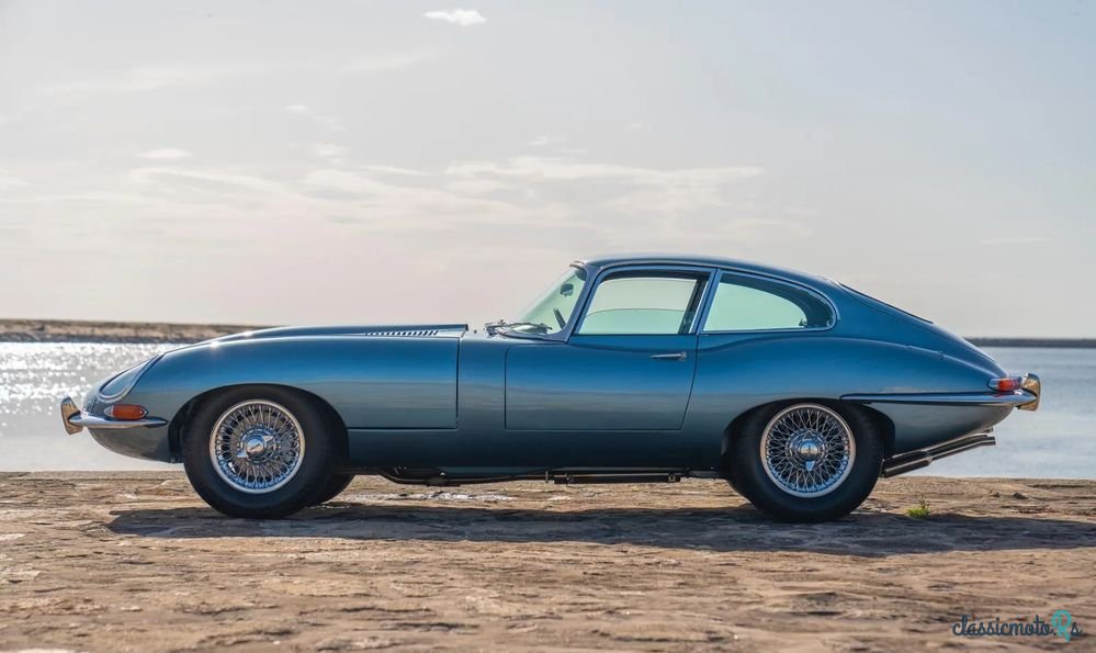 1965' Jaguar E-Type photo #1