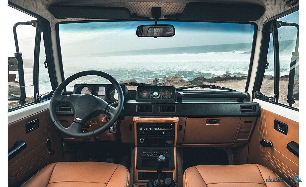 1988' Mitsubishi Pajero photo #3