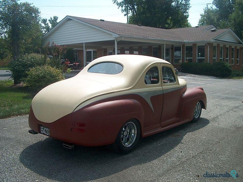1941' Ford Deluxe photo #1