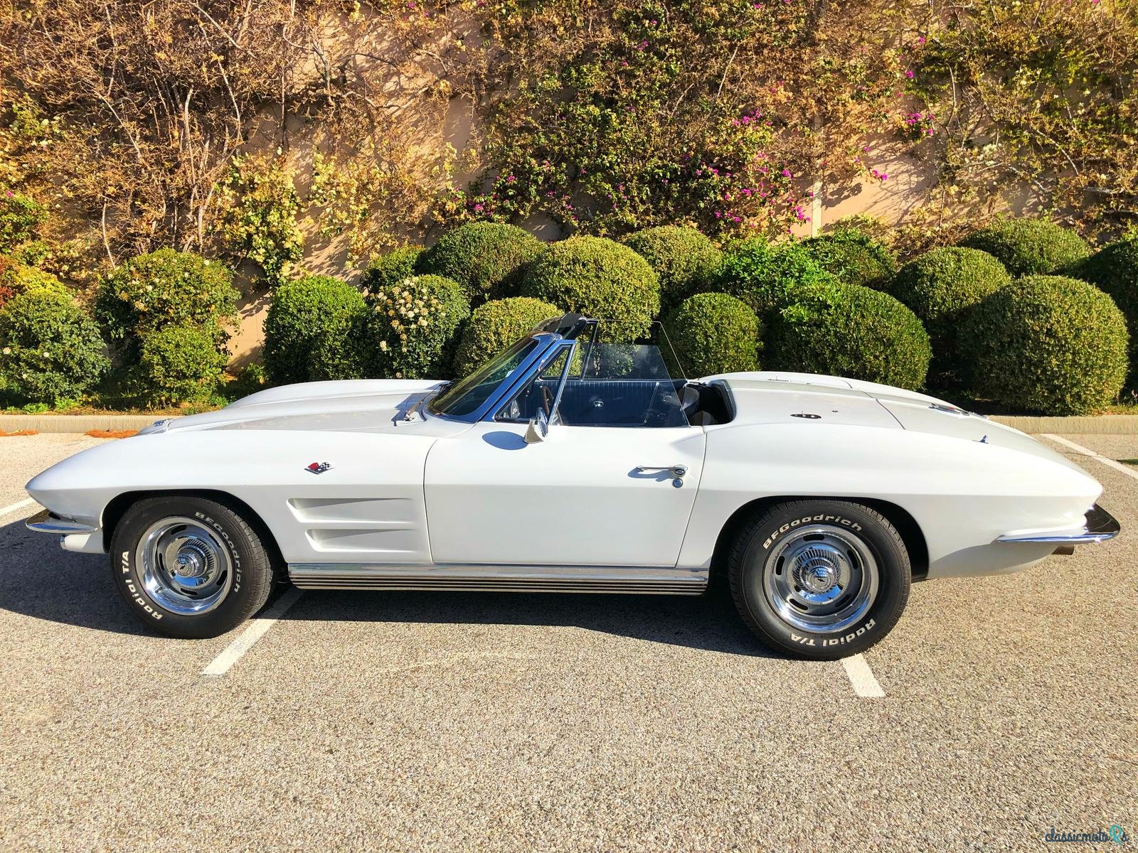 1964' Chevrolet Corvette Stingray photo #2