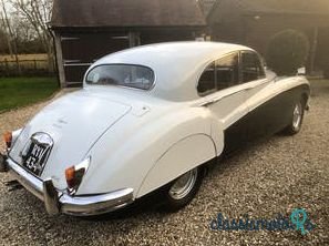 1959' Jaguar Mk9 photo #4