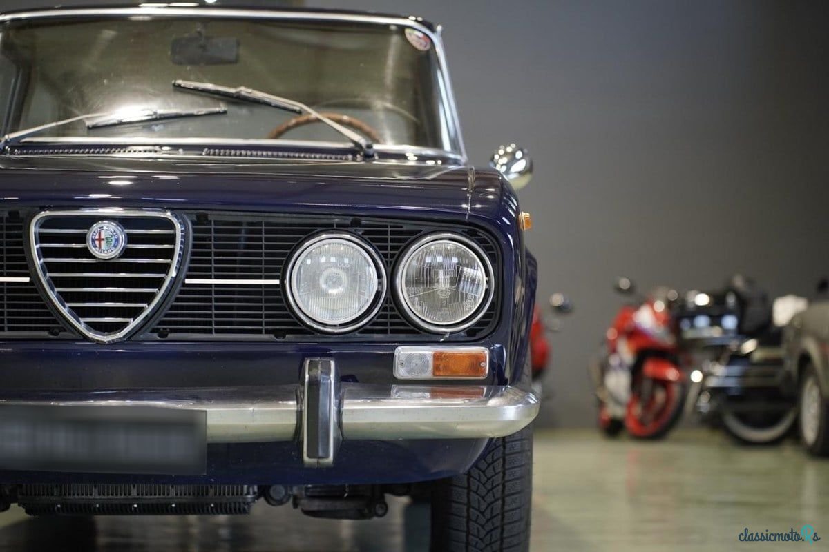 1972' Alfa Romeo Giulia photo #5