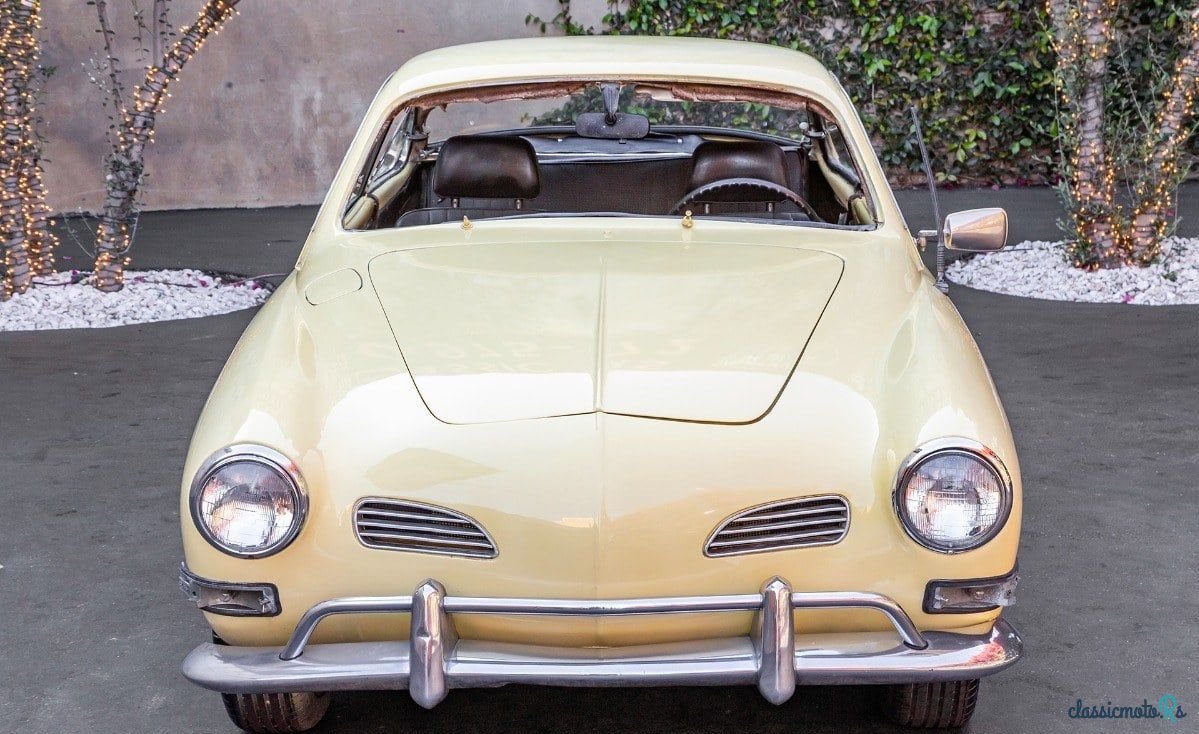 1970' Volkswagen Karmann Ghia photo #2