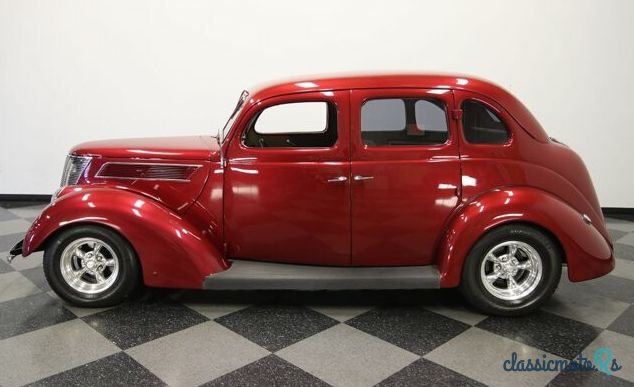 1937' Ford photo #2