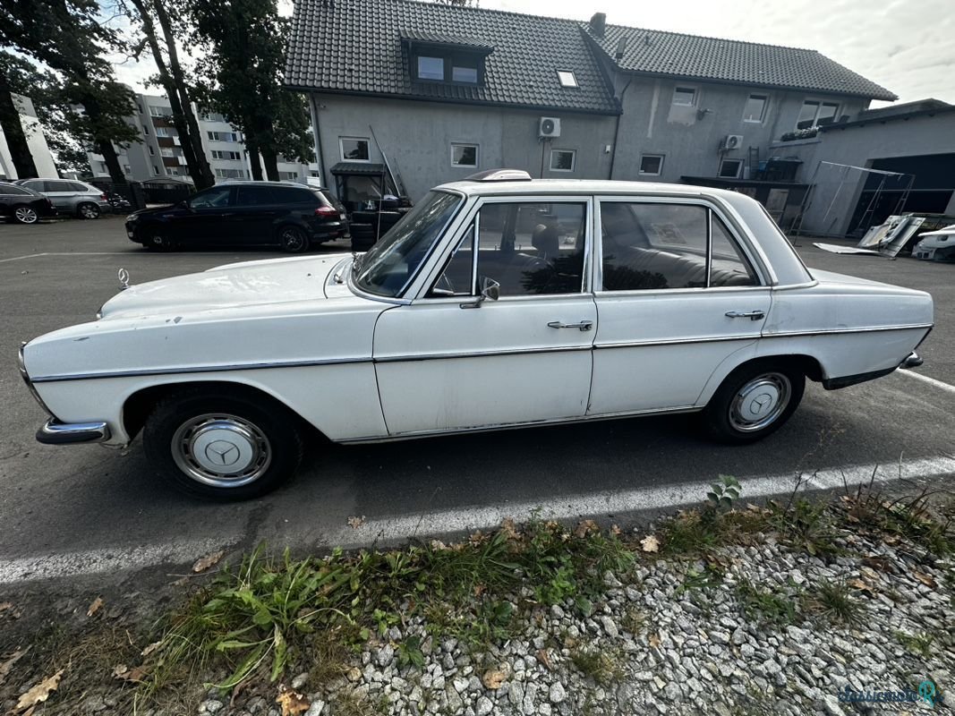1972' Mercedes-Benz 114 photo #4