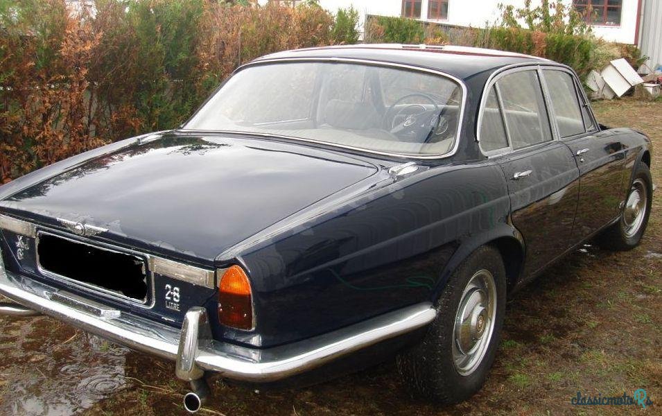 1970' Jaguar XJ6 photo #1