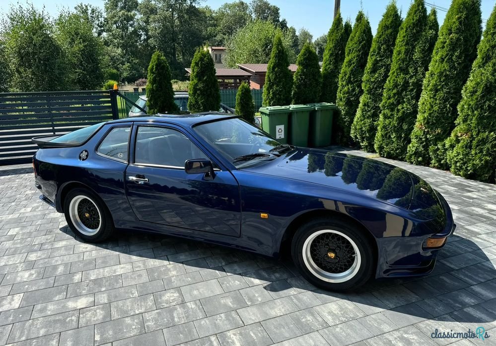 1979' Porsche 924 Standard photo #2