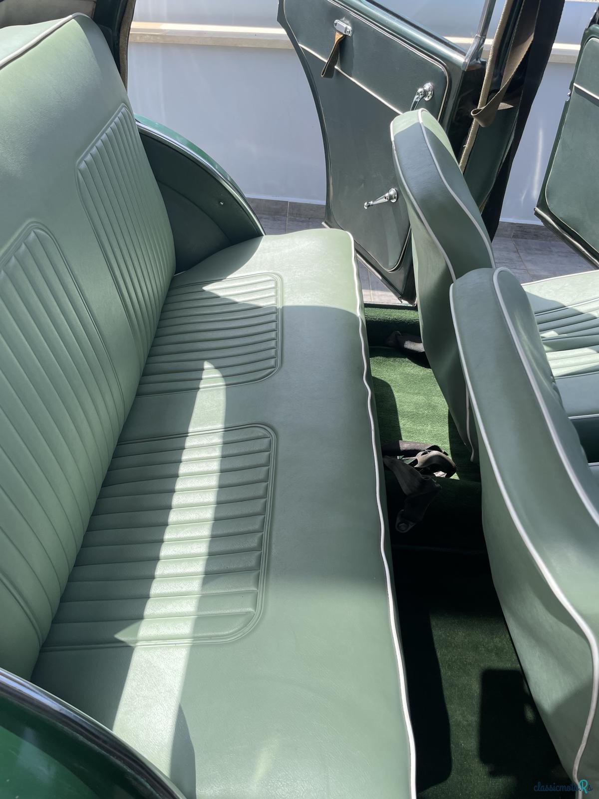 1964' Morris Minor Saloon photo #5