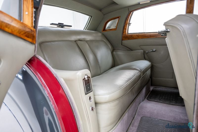 1948' Bentley Mark VI Saloon by James Young '48 CHB5 photo #5