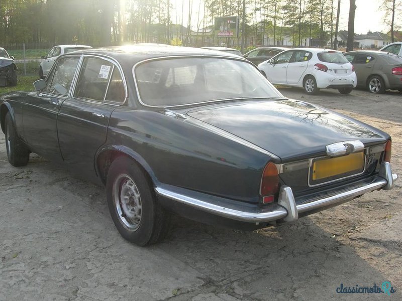 1974' Jaguar XJ photo #4