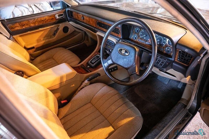 1990' Jaguar XJ photo #6