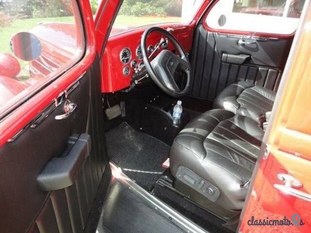 1936' Ford Deluxe photo #3