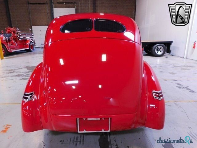 1940' Ford Deluxe photo #3