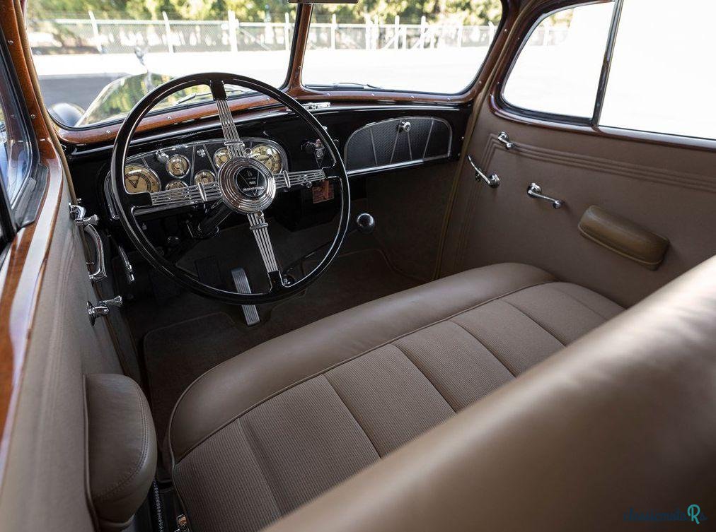 1936' Cadillac Fleetwood V-16 Town Sedan photo #2