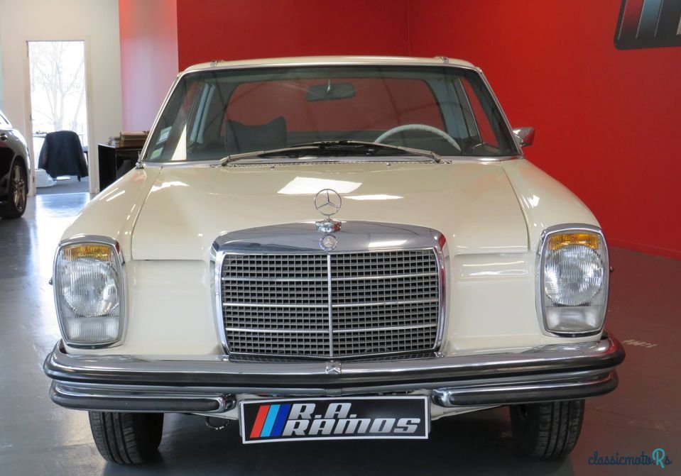 1972' Mercedes-Benz 250 photo #2