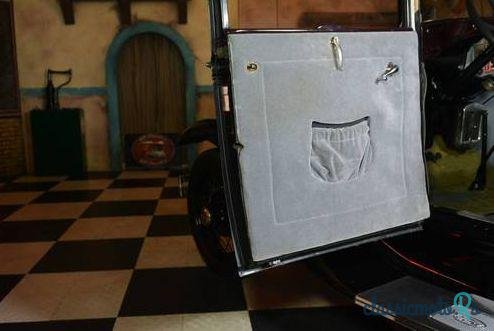 1931' Ford Model A Tudor Sedan photo #1