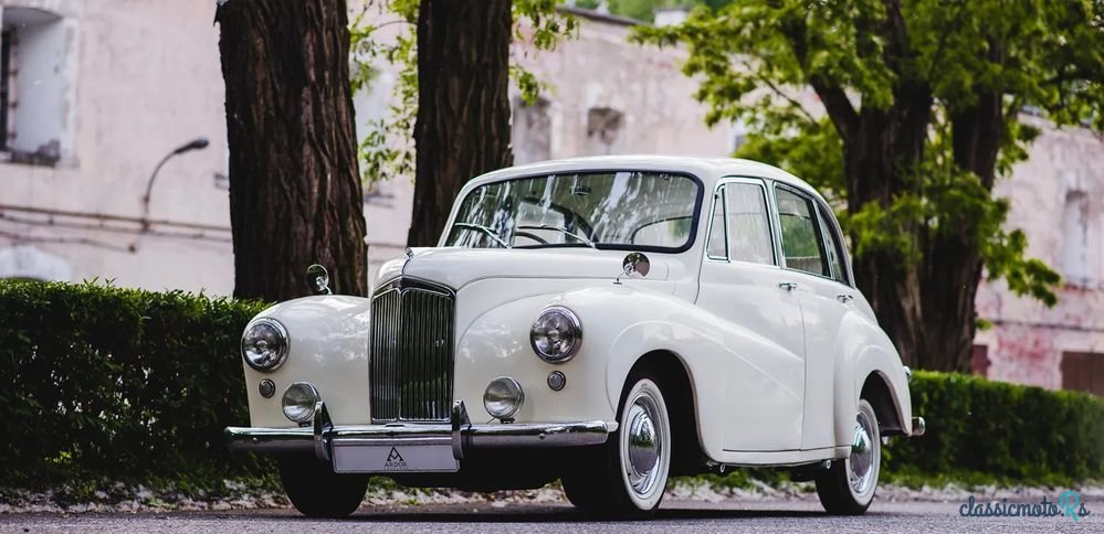 1953' Lanchester Fourteen photo #5