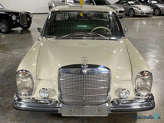 1968' Mercedes-Benz 280SE photo #3