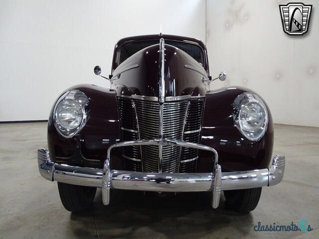 1940' Ford Deluxe photo #3