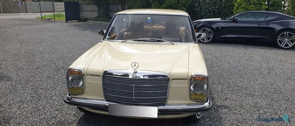 1976' Mercedes-Benz W114/W115 photo #2