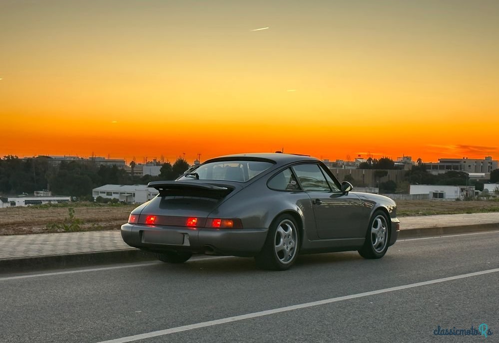 1989' Porsche 911 Coupé 3.6 Carrera 4 photo #1