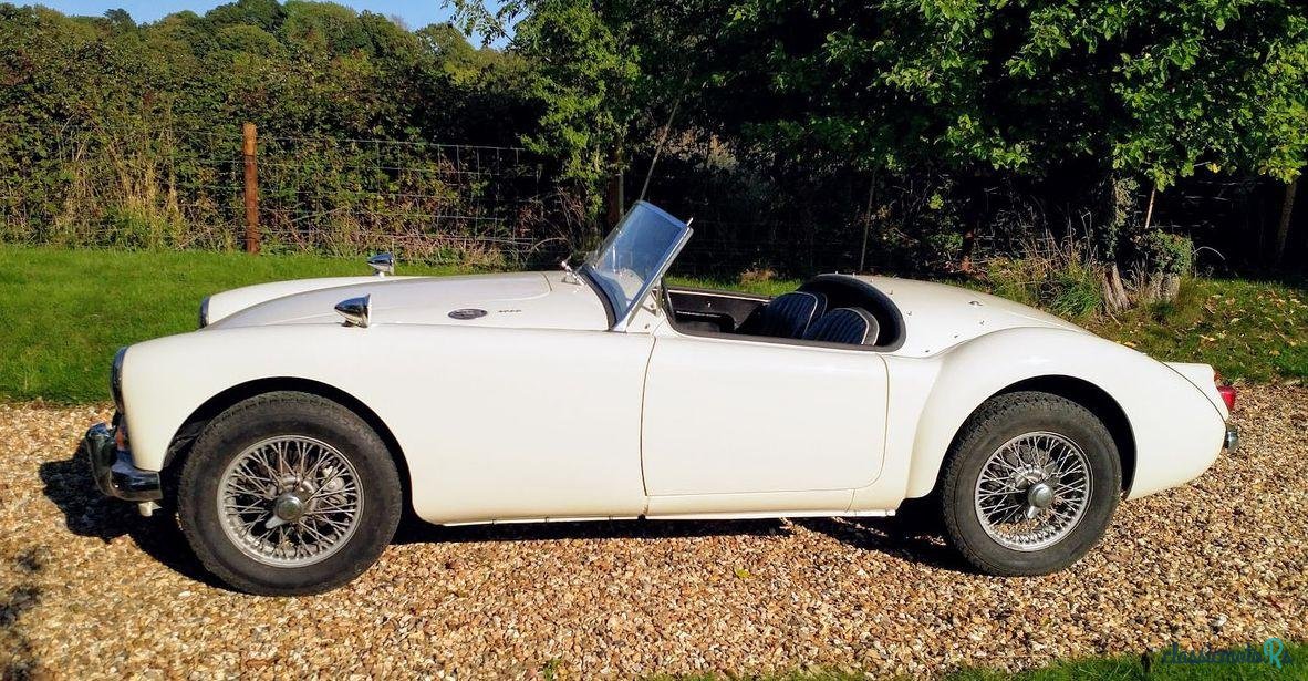 1960' MG MGA photo #2