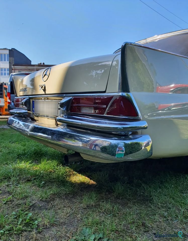 1961' Mercedes-Benz photo #2