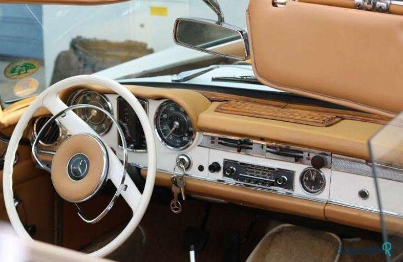 1967' Mercedes-Benz Pagode photo #2