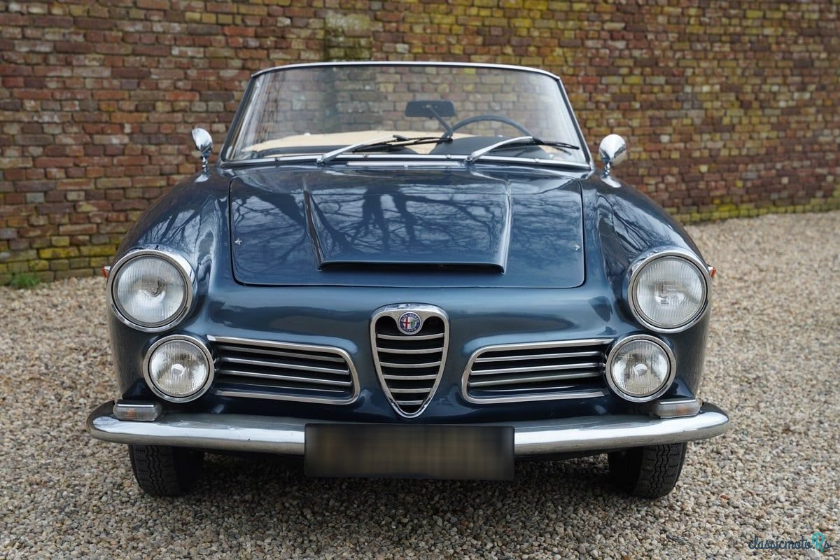 1962' Alfa Romeo 2600 Spider photo #5