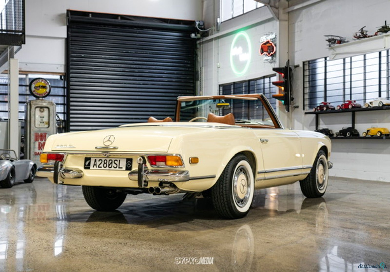 1969' Mercedes-Benz 280 photo #5