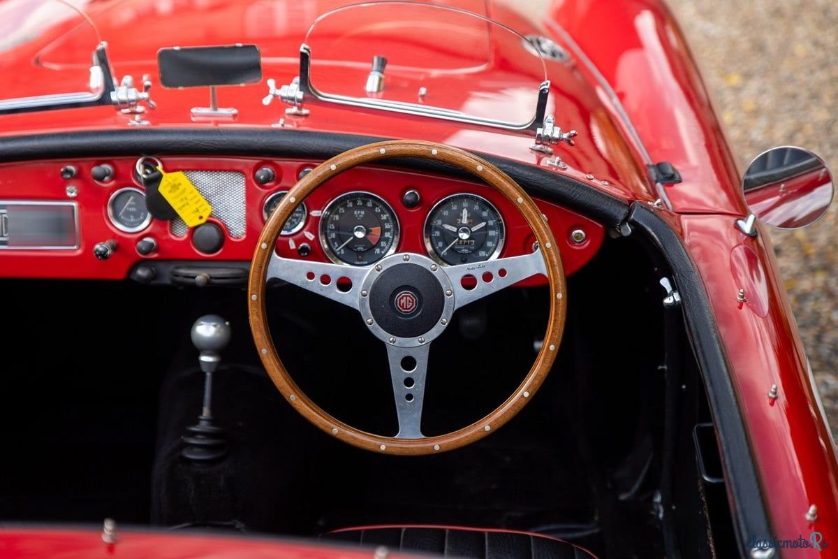 1960' MG MGA photo #3