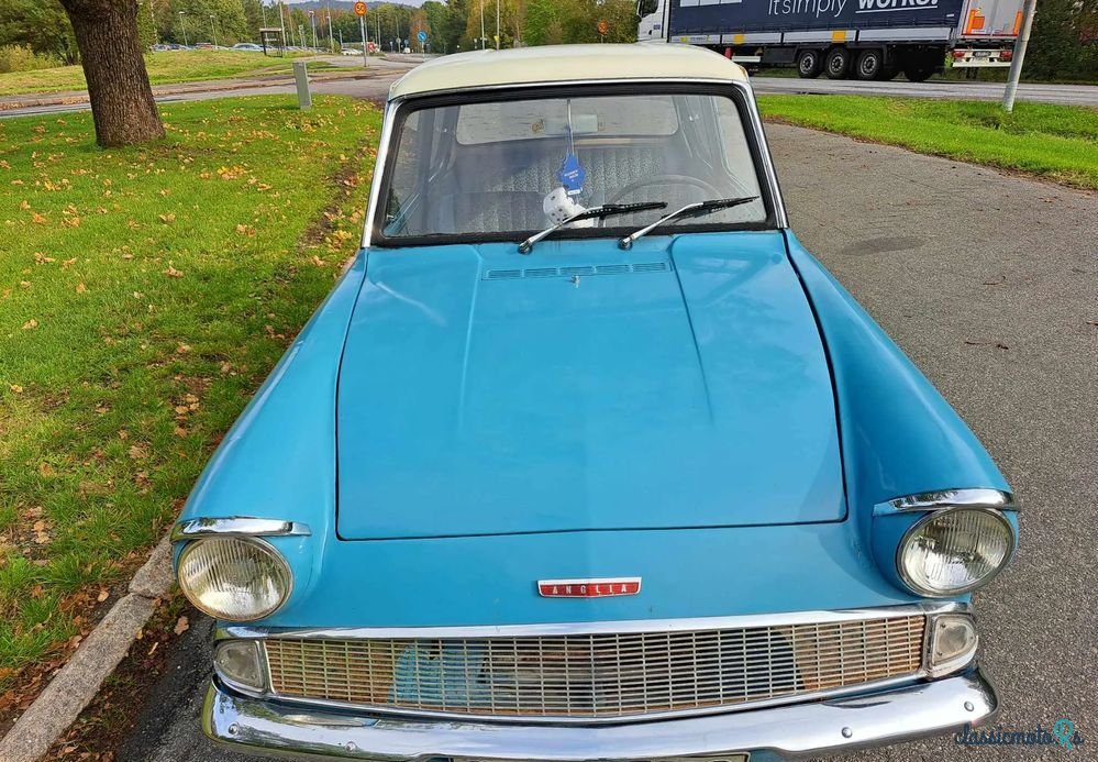 1962' Ford Anglia 106E photo #6
