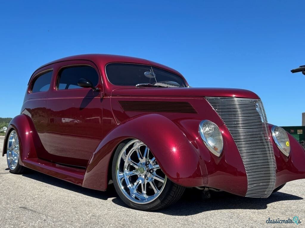 1937' Ford Custom photo #1
