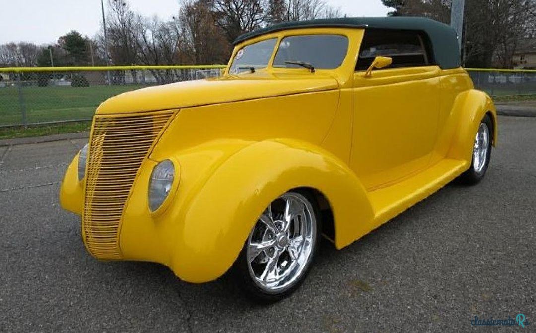 1937' Ford Custom photo #4