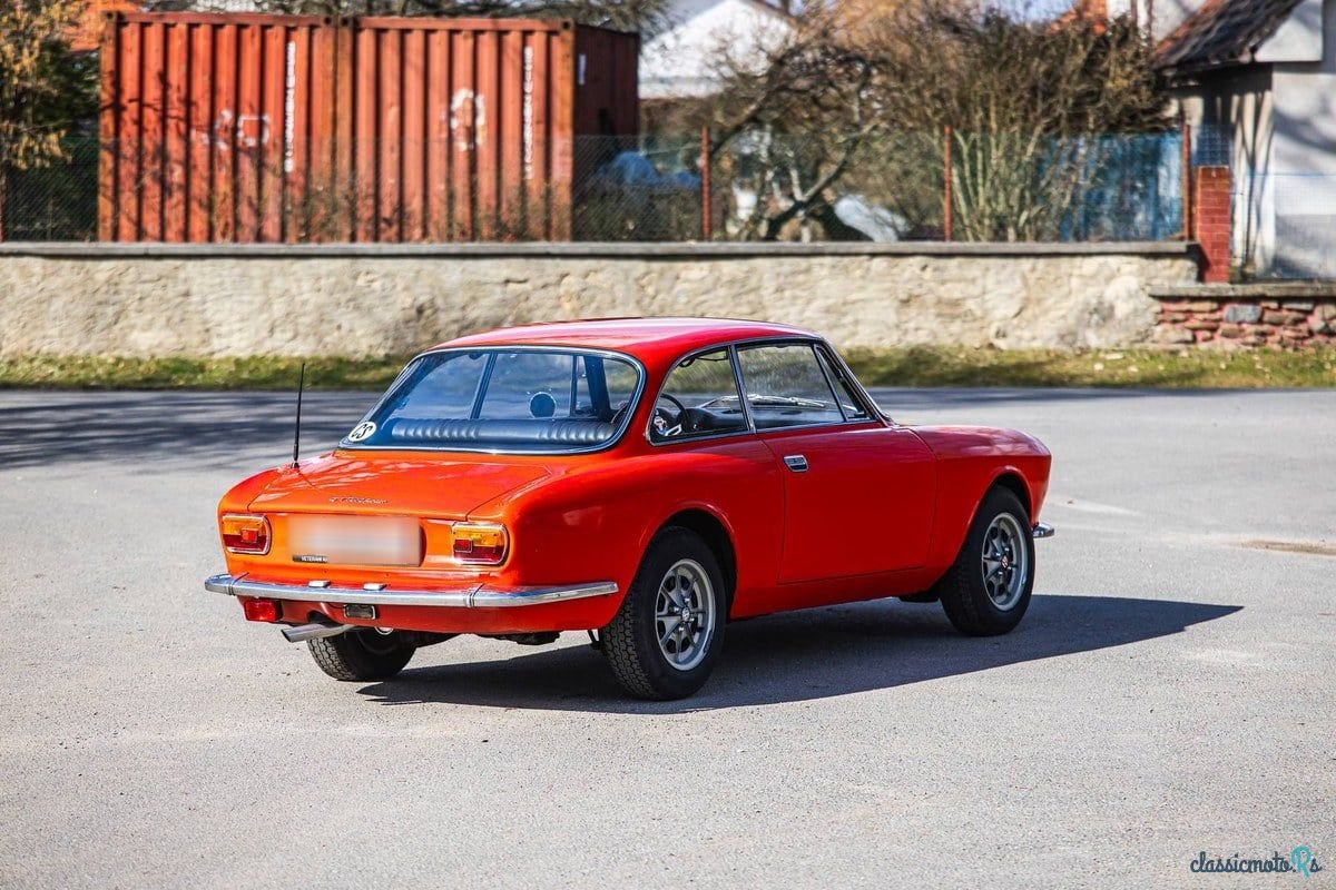 1971' Alfa Romeo GT photo #2