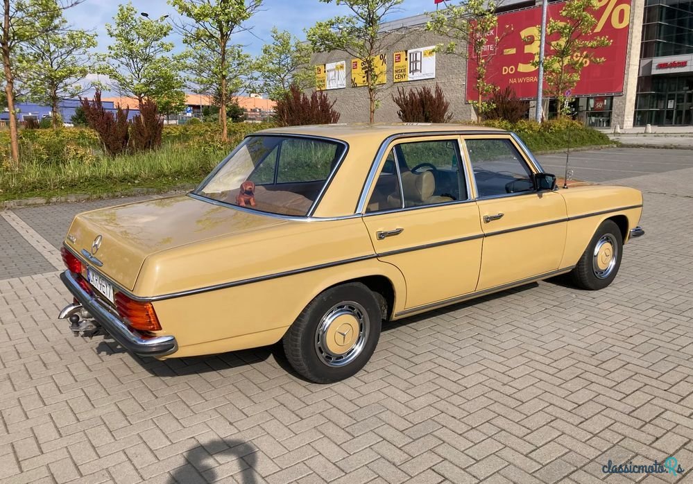 1975' Mercedes-Benz W115 photo #4