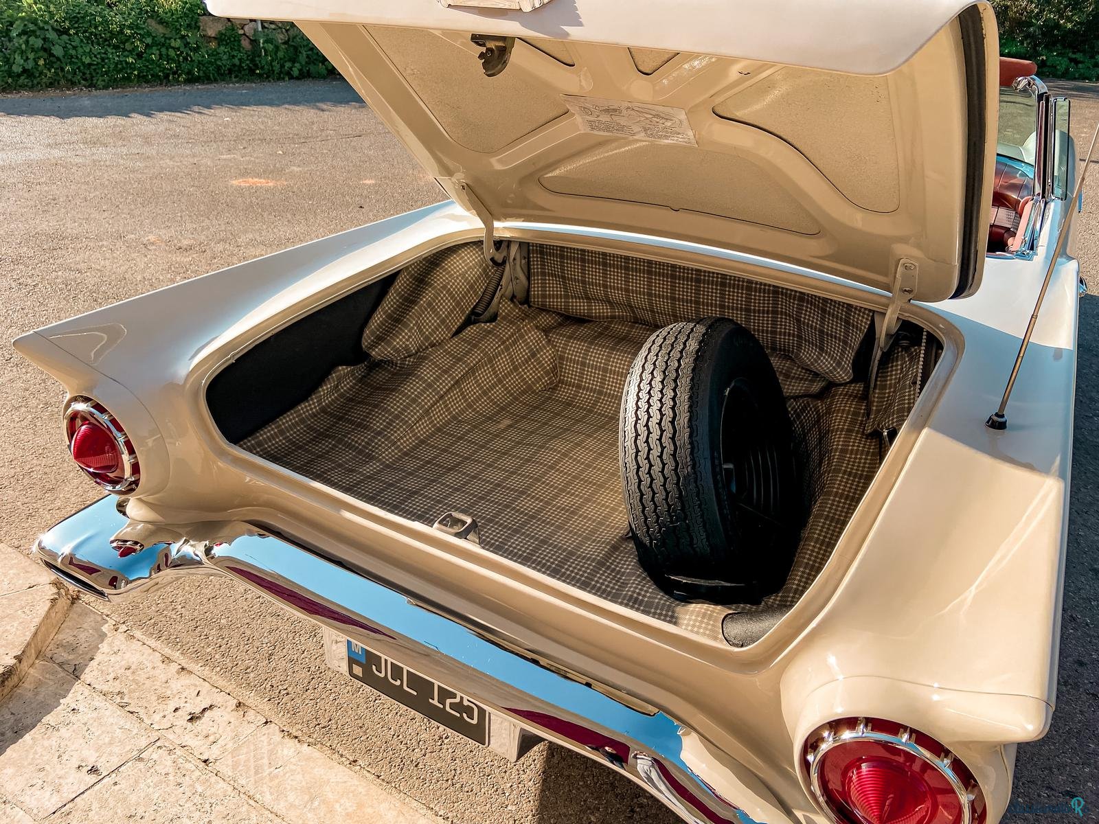 1957' Ford Thunderbird photo #6