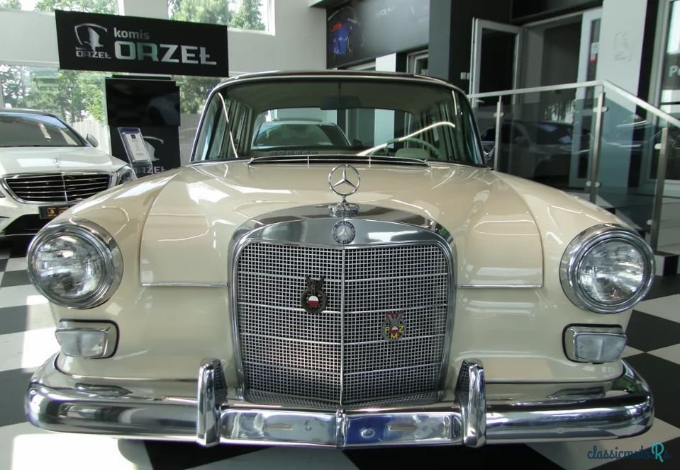 1966' Mercedes-Benz W110 photo #4