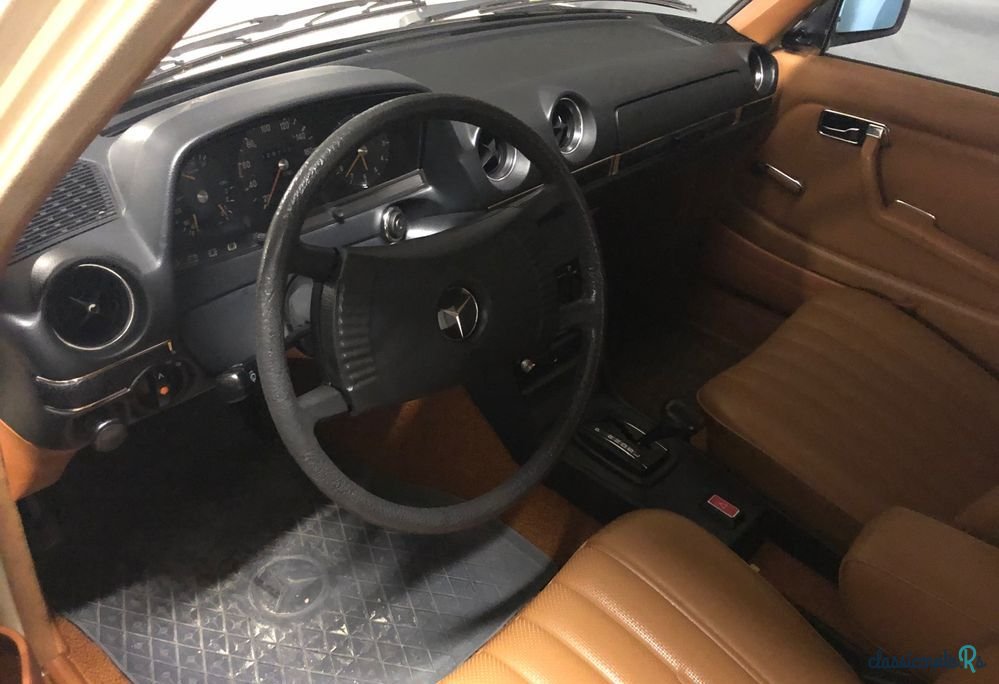 1977' Mercedes-Benz W123 photo #4