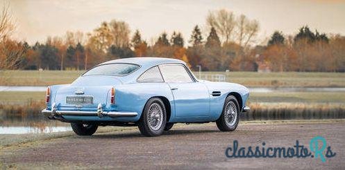 1960' Aston Martin DB4 Series Ii photo #4