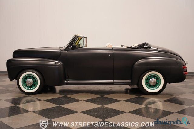 1946' Ford Deluxe photo #2