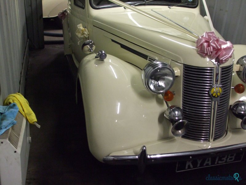 1948' Austin Saloon photo #1