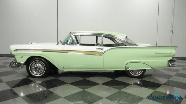1957' Ford Fairlane photo #1